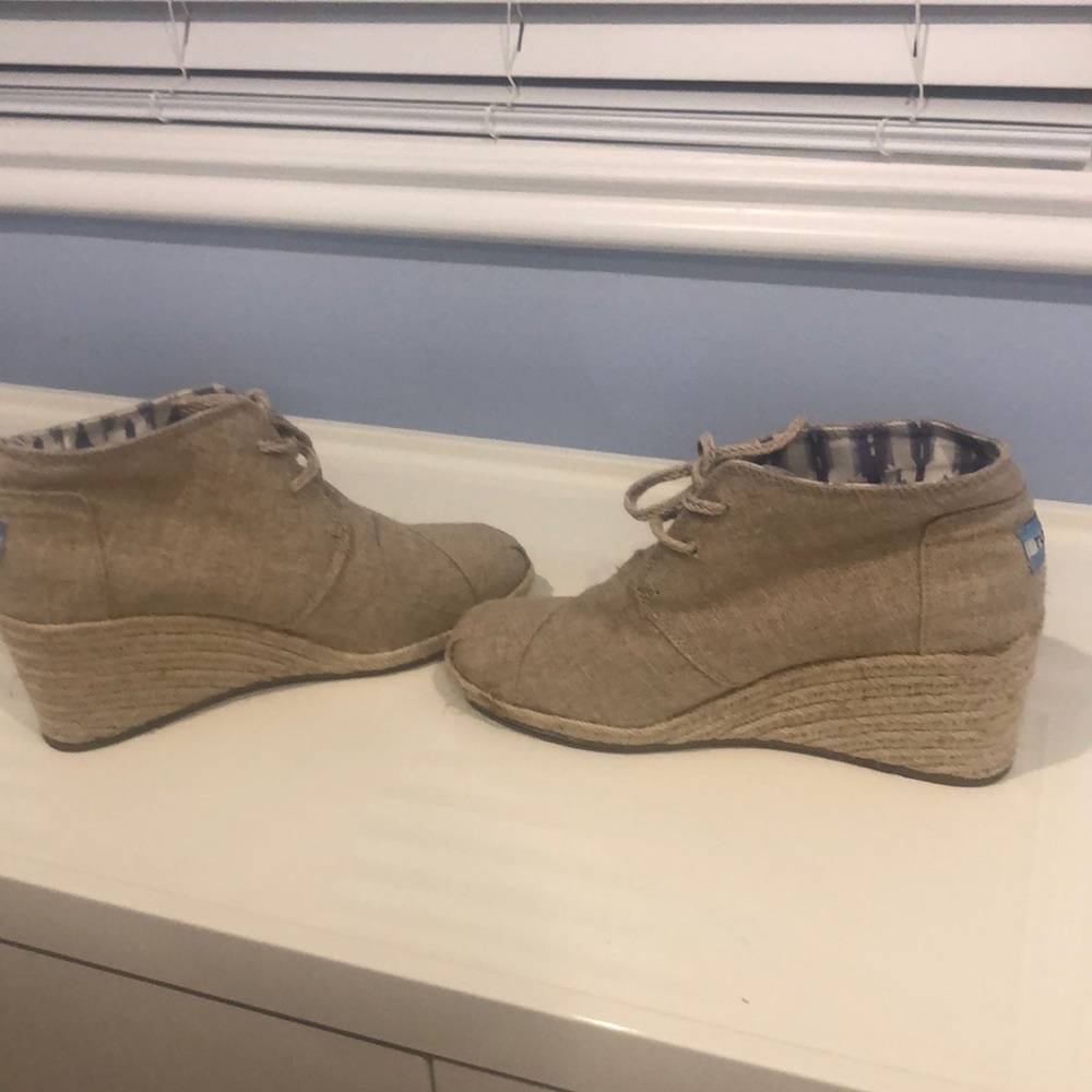 Toms - Picture 3 of 6